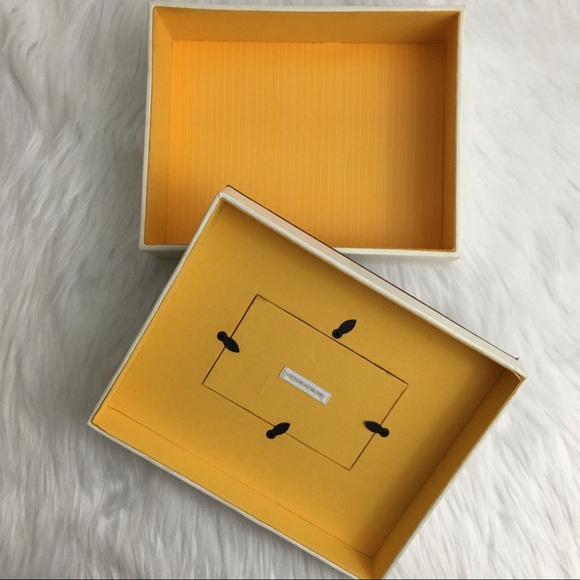 Victoria Secret | Photo Box - Picture 5 of 7